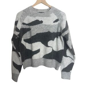 Kut from the Kloth Camo Crew Neck Sweater L Long Sleeve Boxy Slouchy Cropped